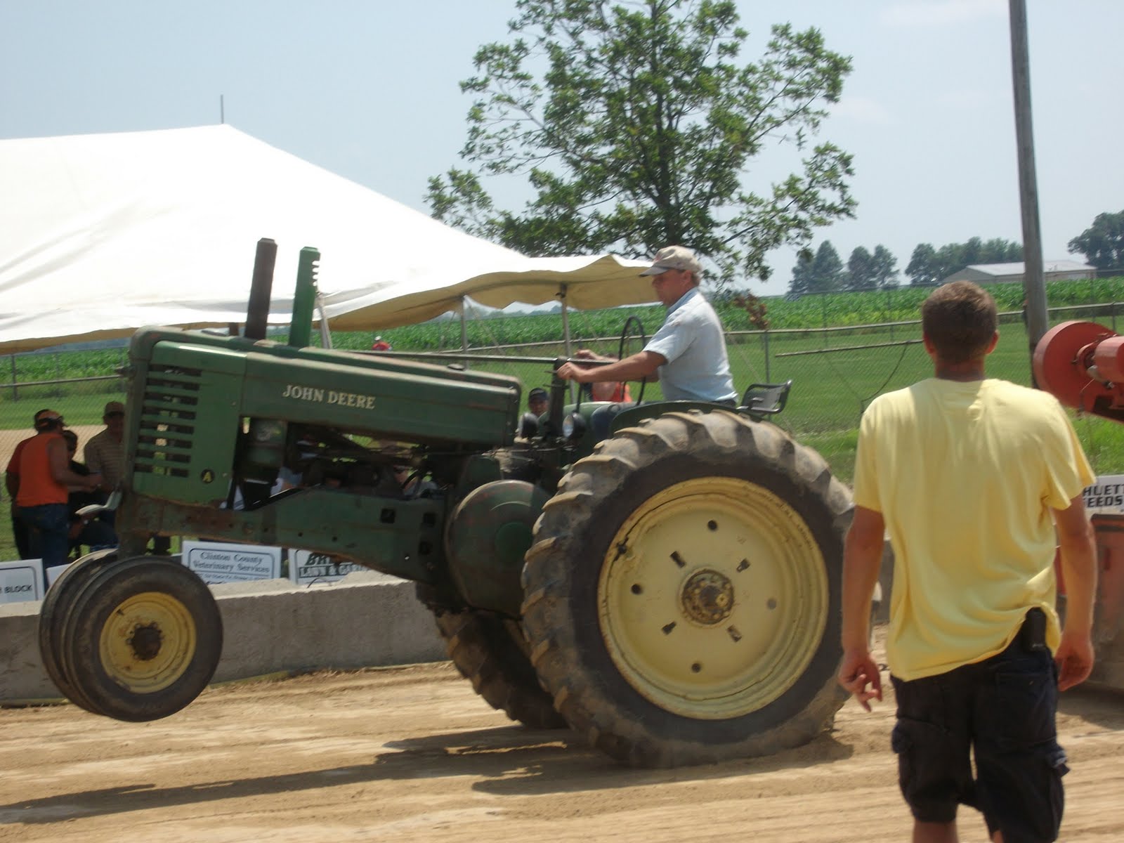 8 Action-Packed John Deere Tractor Pull Photos