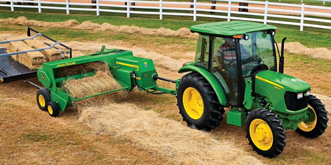 Small Square Baler with Hay 6 John Deere Small Square Baler Features that Lead to Big Performance