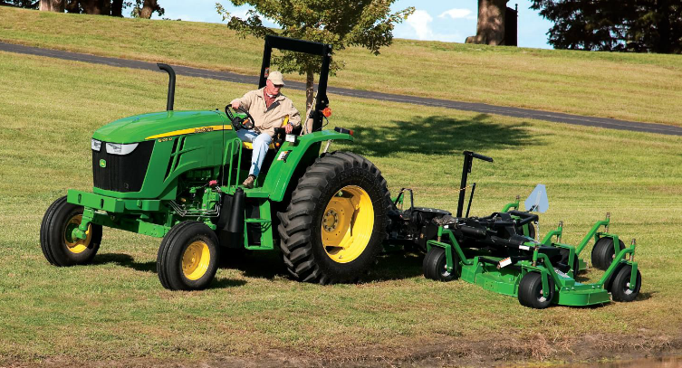 Operator Station Born Ready to Work: 5 Defining Features of the John Deere 6D Series