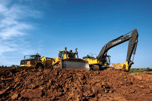 The new JDLink Ultimate extended terms are now being offered to a wide range of John Deere production-scale equipment customers.