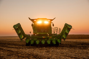 The 612FC Folding Corn Head is one of several new John Deere products for model year 2016. 