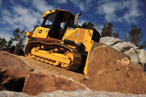 The 700K SmartGrade dozer's features are designed to improve overall productivity on the jobsite. 