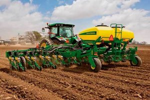 While Illinois crop producers are encouraged to plant in mid-April, data shows waiting for dry conditions will not dramatically reduce yields. 