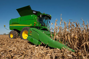 Favorable field conditions were a primary contributing factor to this year's expected record corn yield. 