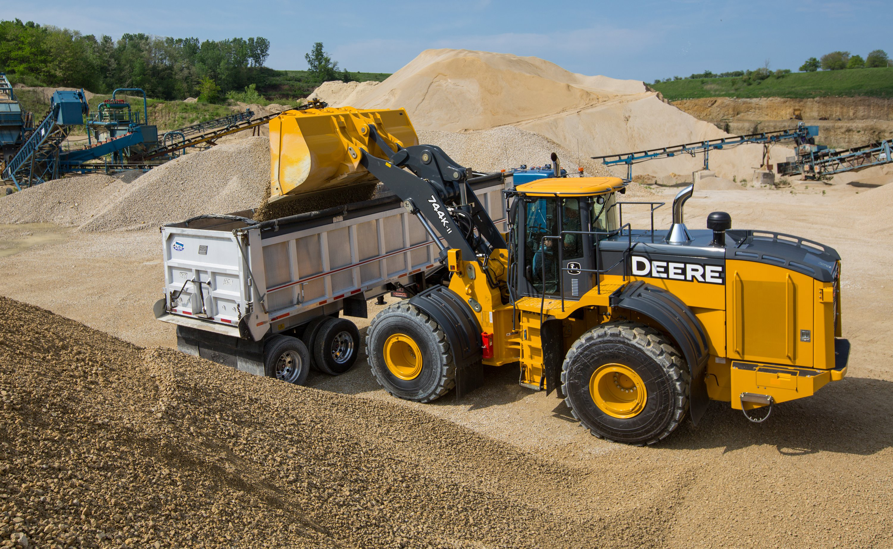 Digging Into the Details of the Latest John Deere Bucket ...
