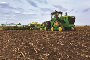 John Deere 9RX Series Tractors were awarded the Good Design™ Award for innovative and cutting-edge design.