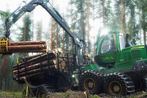 The John Deere 1910G has the power to take on challenging jobs in even the toughest of conditions. 