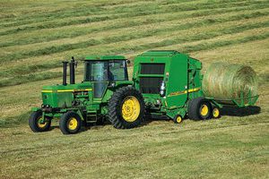 The 460M Round Baler will be one of the many new Deere machines on display at the National Farm Machinery Show. 