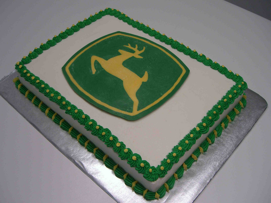 John Deere Cake - Decorated Cake by Sandra Major - CakesDecor