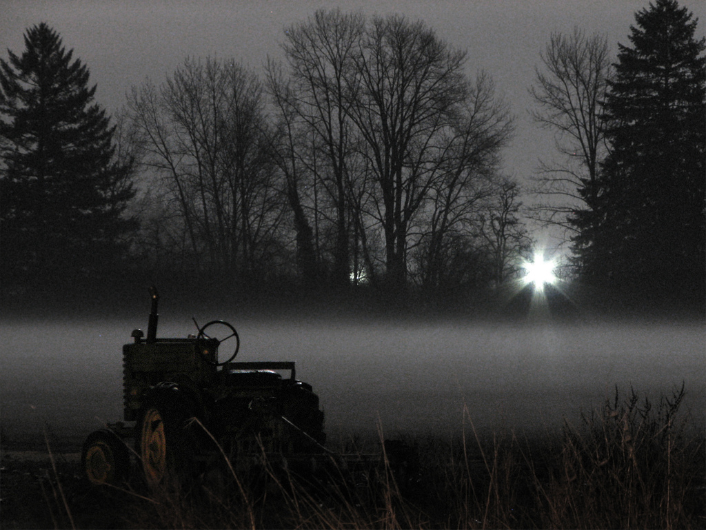 10 John Deere Night Photos Show Productivity Never Sleeps