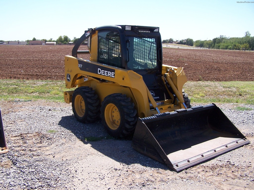 John Deere 317 Skid Steer 