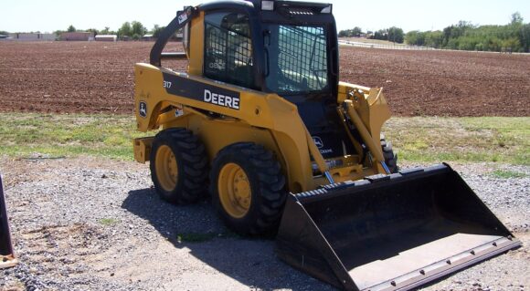 John Deere 317 Skid Steer