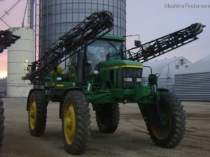 Examining the John Deere 4710 Self Propelled Sprayer