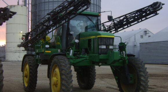 John Deere 7010 Sprayer