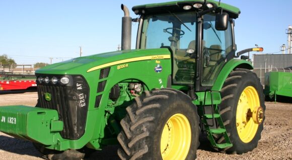 John Deere 8320