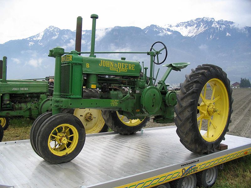 John Deere Model B - Vintage John Deere