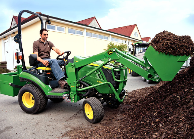 John Deere 1026R