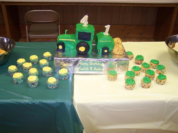 John Deere Cupcake