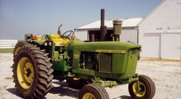 John Deere 4020