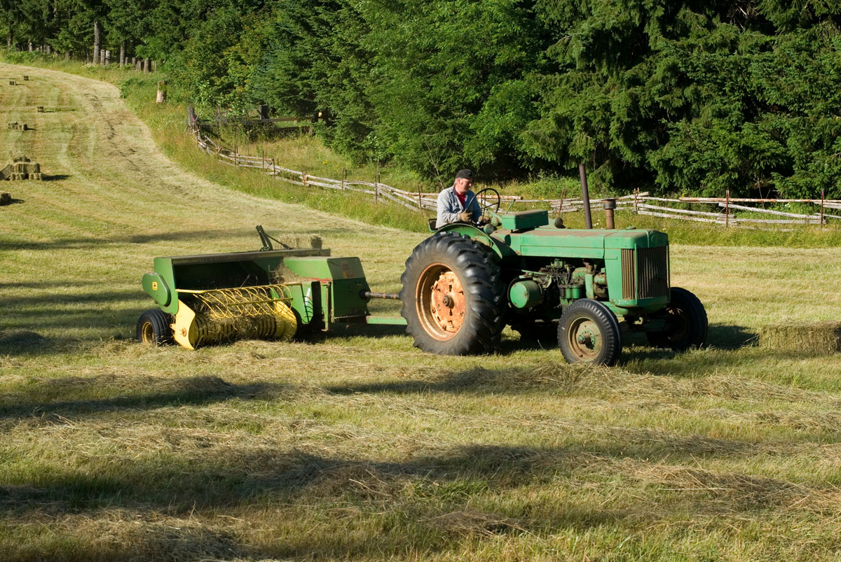 John Deere Model R: Cutting-Edge Innovation in 1949