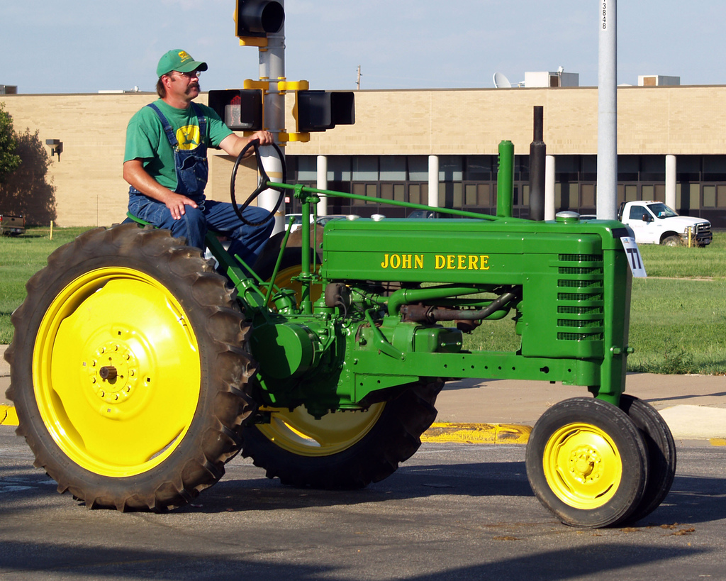 John Deere Green Paint to Polish Your Tractor