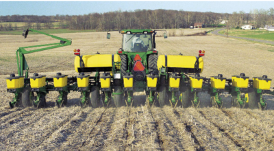 Wing-fold flew feature of JD 1760 planter