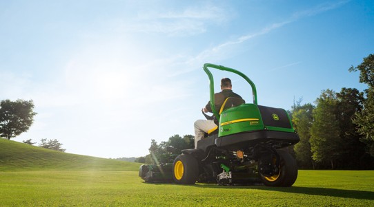 Image Gallery: John Deere Golf and Turf Equipment Grooming the Links