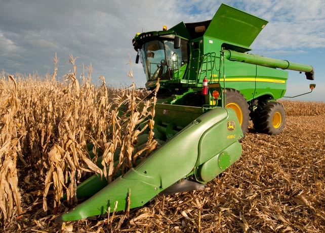 Image Gallery: 20 John Deere Headers turning Corn into Cash