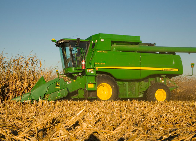 Image Gallery: 20 John Deere Headers turning Corn into Cash