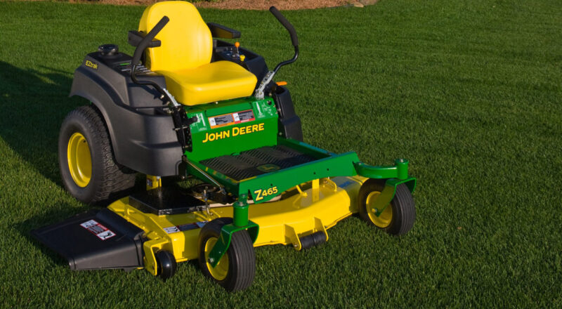 A Closer Look at the Features of the John Deere Z915E Mower