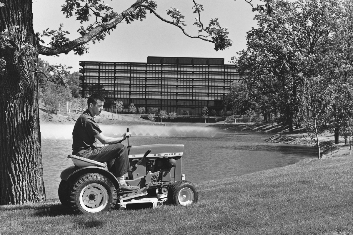 john deere first lawn tractor