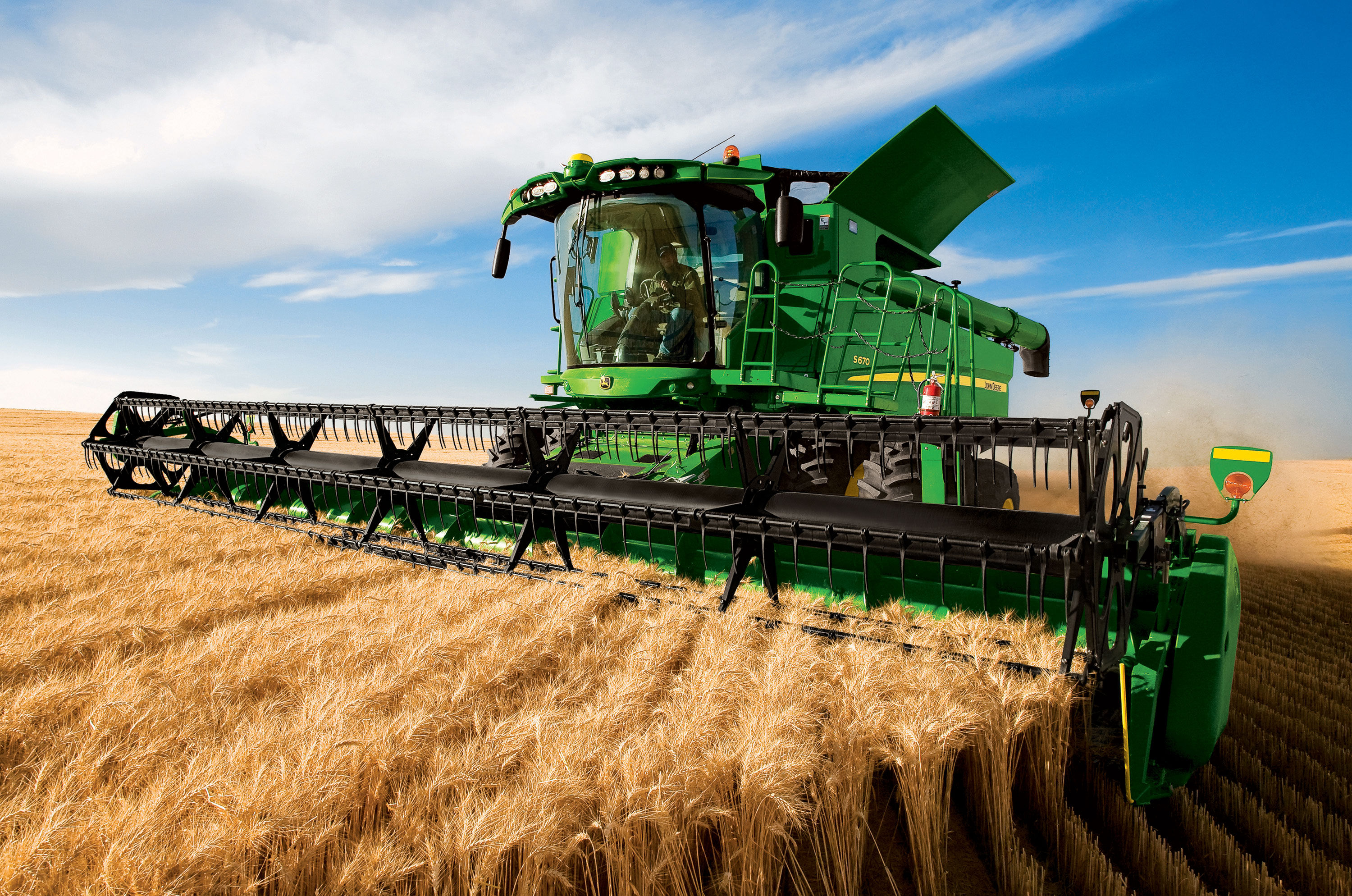 Image Gallery: Sizing up the 2015 Lineup of New John Deere Products