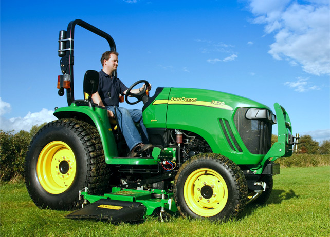 John Deere 3520 