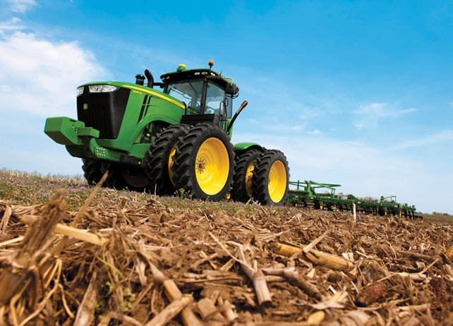 Image Gallery: 20 Power Shots of John Deere 9R Series Tractors