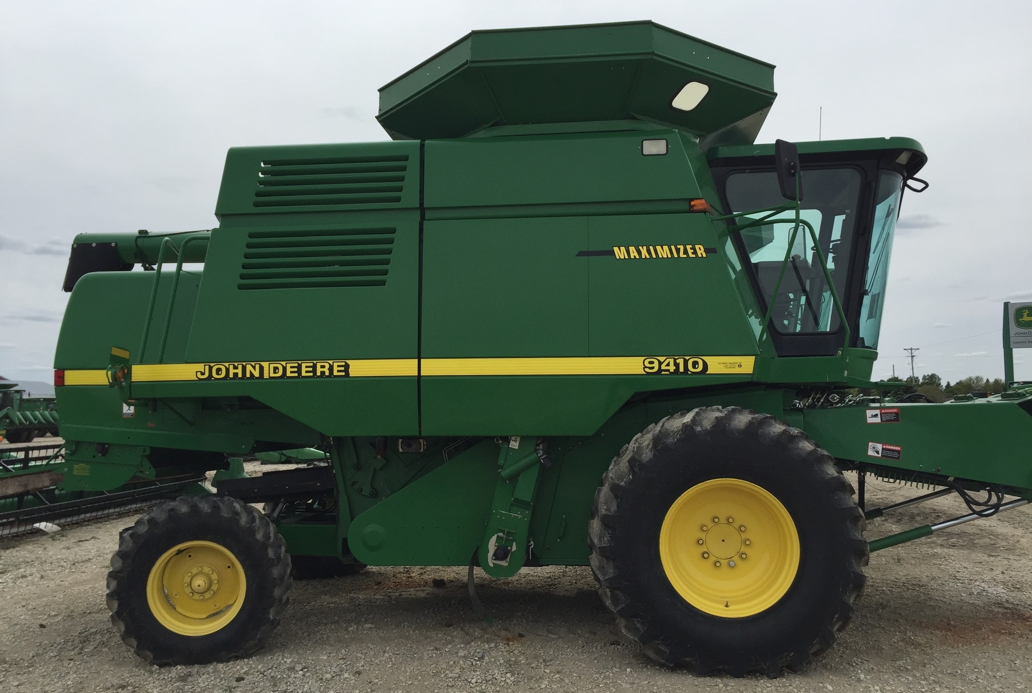 John Deere Combine Models A Visual Guide Machinefinder 