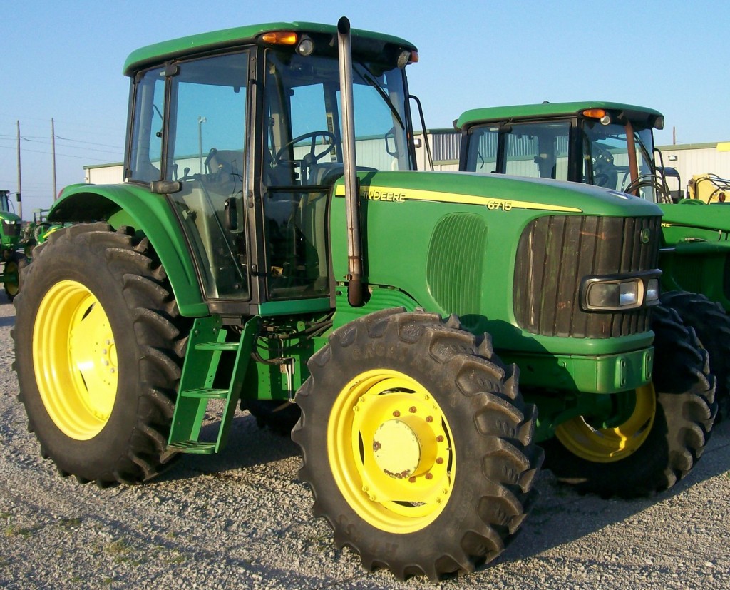 John Deere 6715