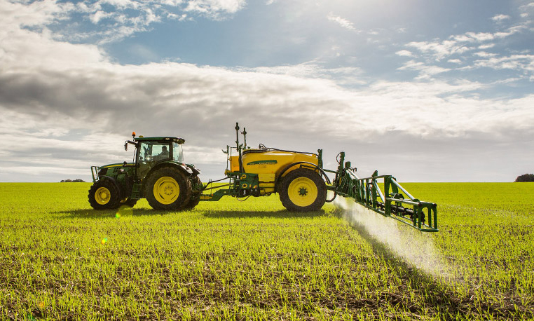 john deere spraying