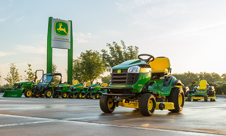 John Deere Lawn Tractors