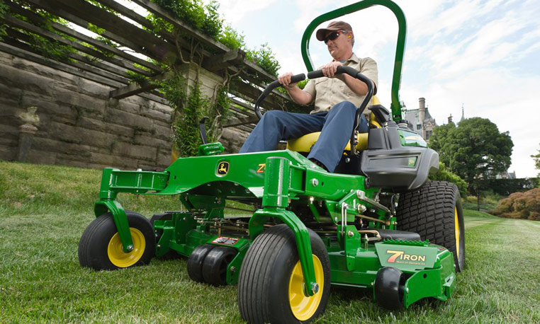 John Deere ZTrak 