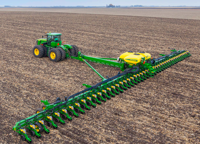 Showcasing the John Deere DB120: Biggest Planter Yet Deere