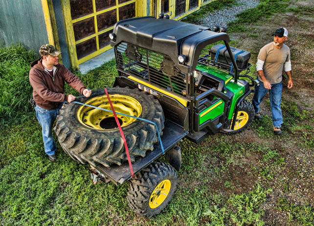 John Deere 825i