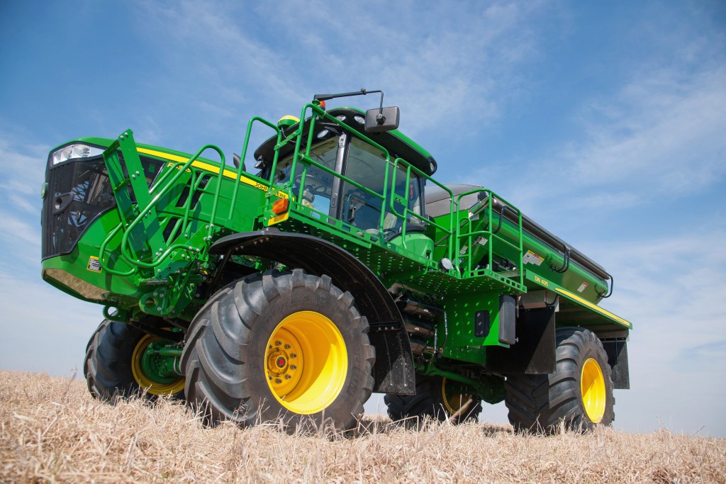 Meet the New John Deere F4365 High-Capacity Nutrient Applicator