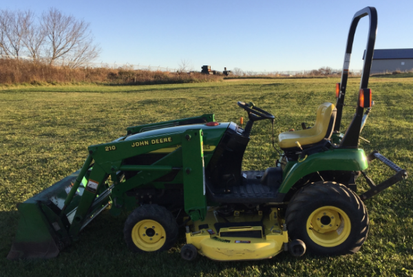 John deere 2025 210 riding mower