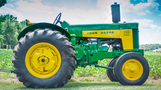 antique john deere farm tractors