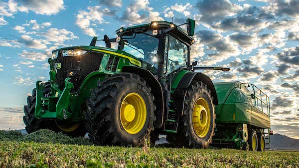 Highlighting Features of the New John Deere 7R 350 Tractor