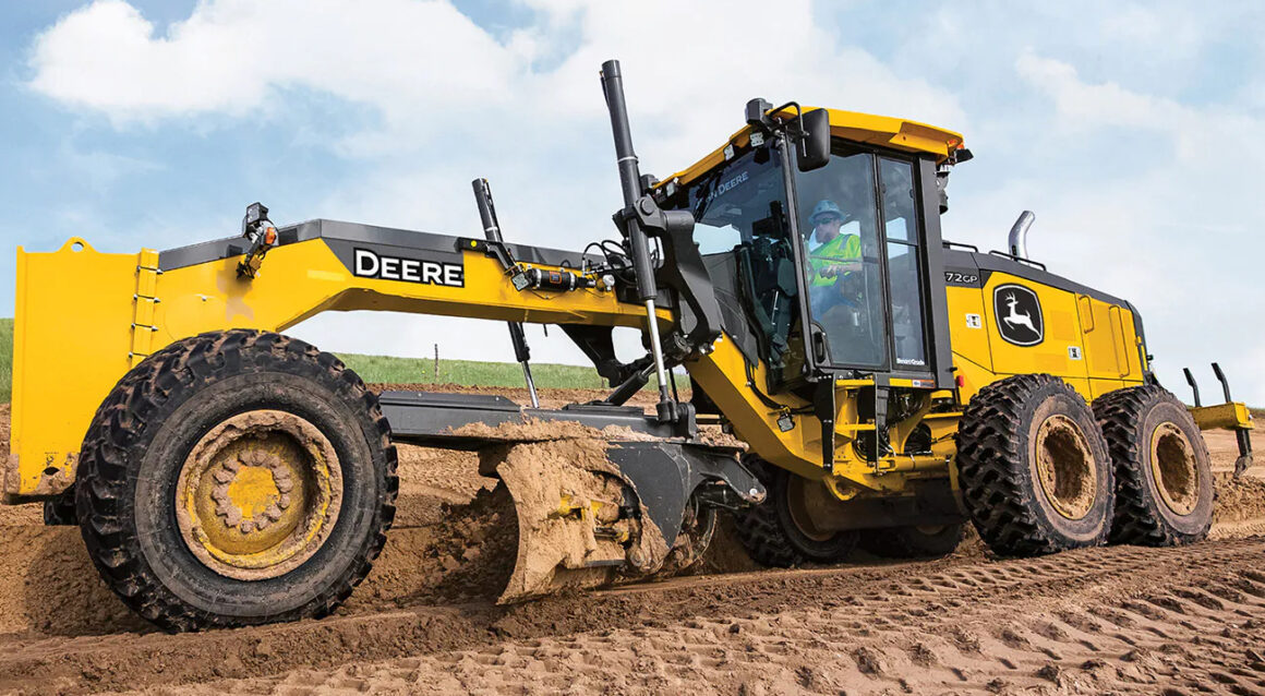 John Deere Reveals New 620G/GP and 622G/GP Motor Graders