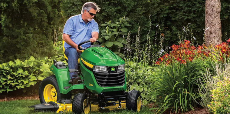 John deere lawn discount tractors