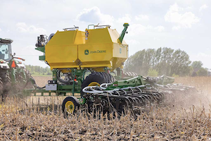 Customers can choose from the John Deere ST12 and ST16 integral models or the ST12, ST16, and ST18 drawn models.
