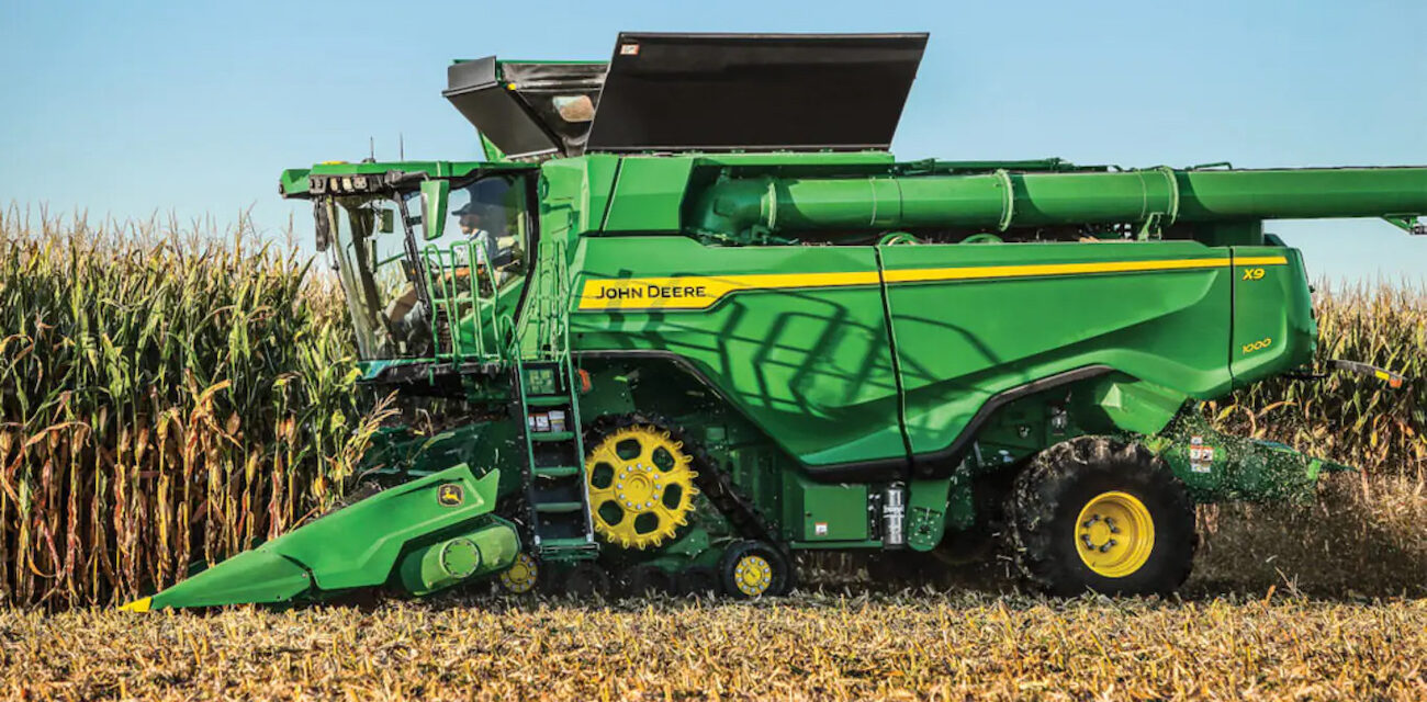 Taking a Closer Look at the Powerful John Deere X9 1000 Combine ...