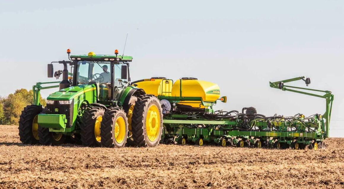 How the John Deere 1745 Planter Enables Maximum Productivity